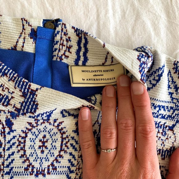 Patterned Fitted Dress - Picture 2 of 4